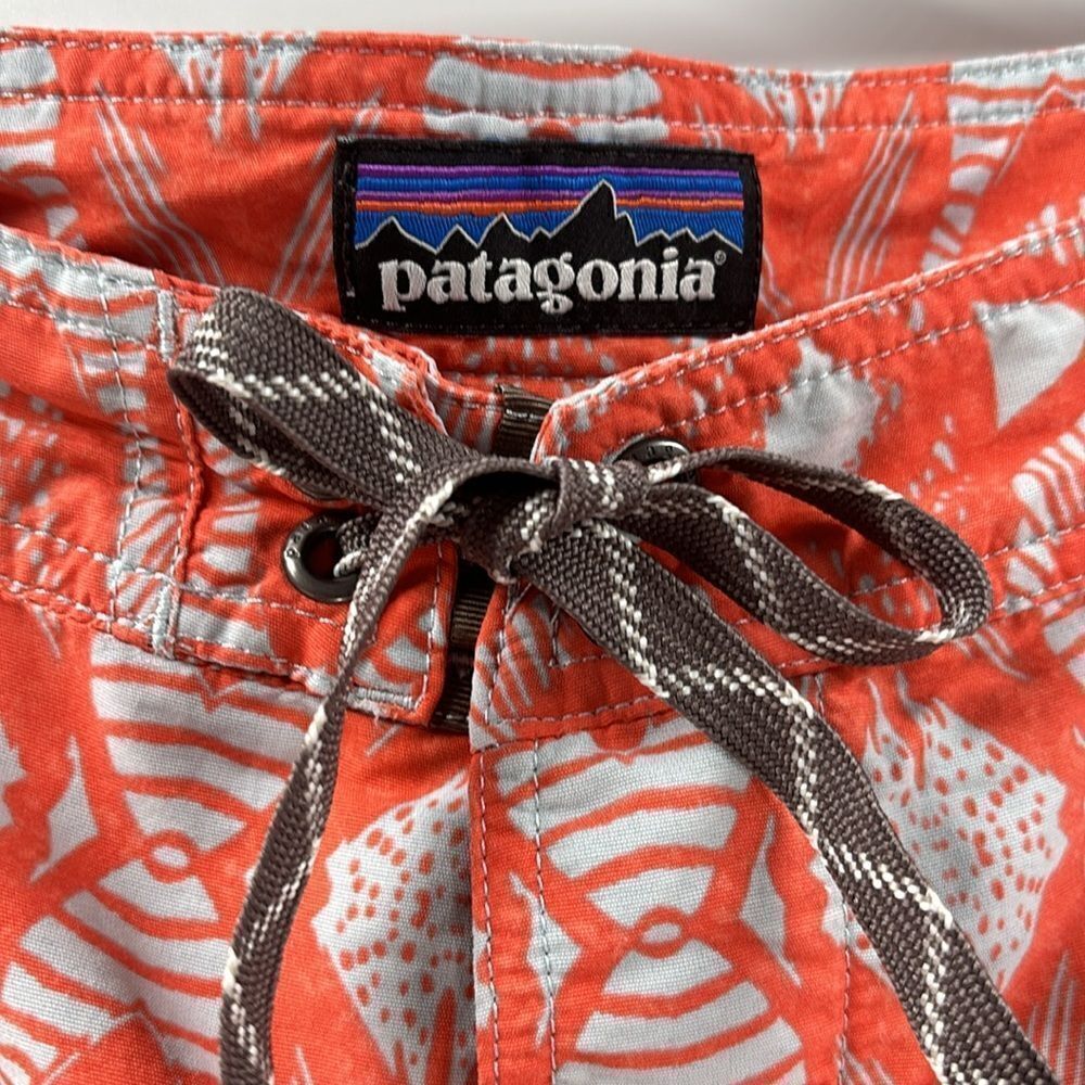 Patagonia Board Shorts Men’s Size 32 - Picture 4 of 10